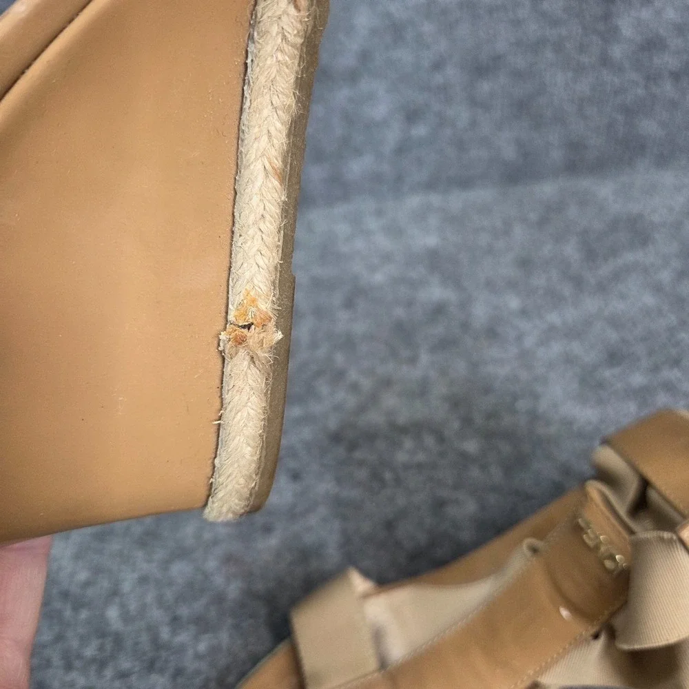 Fendi Carioca‎ Tan Patent Leather Espadrille Wedge Sandal Old Money 38.5 8.5